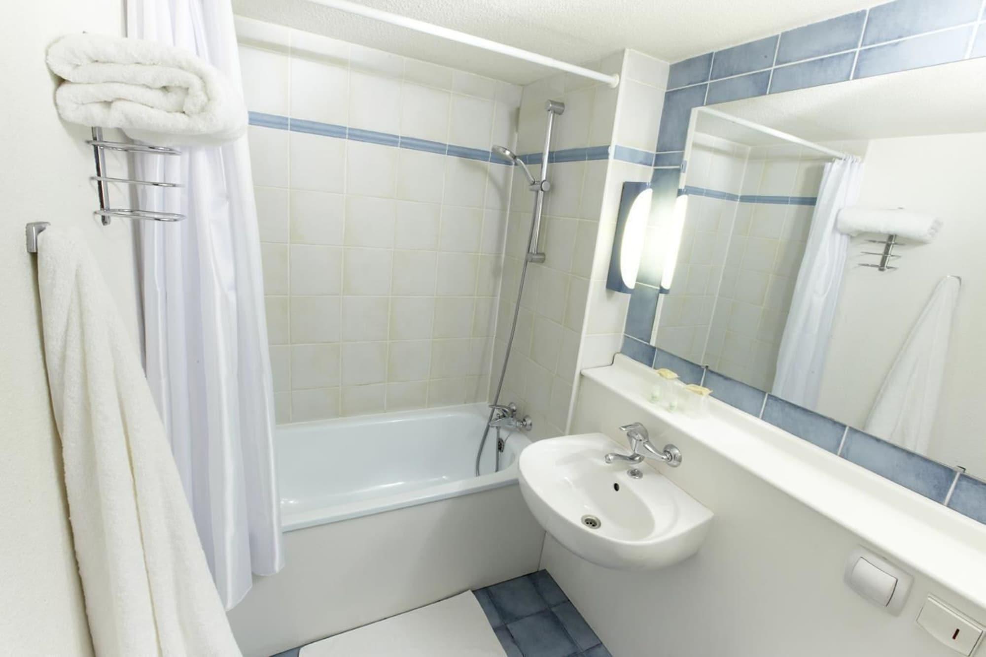 The Originals City, Hotel A Pic, Cherbourg מראה חיצוני תמונה