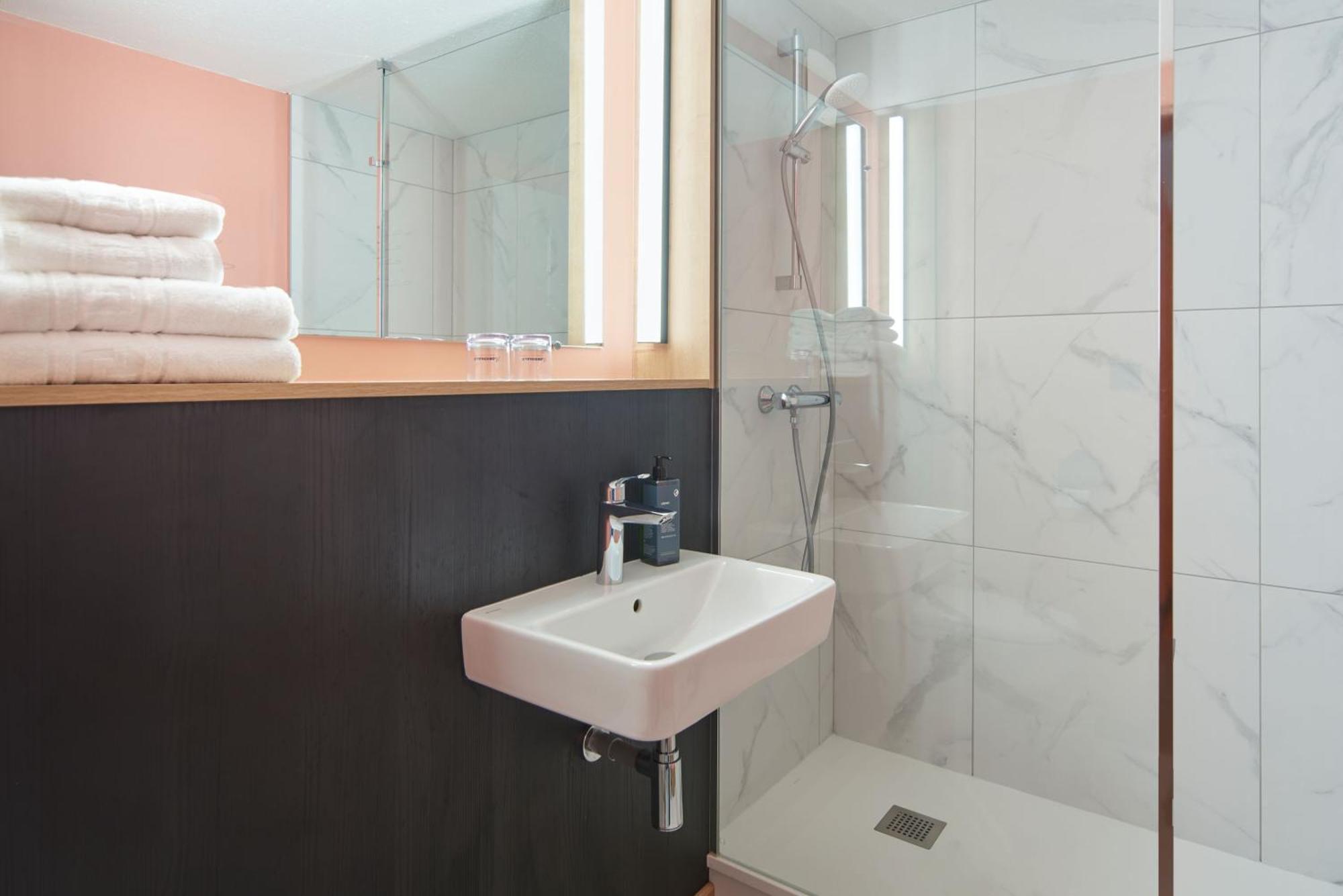 The Originals City, Hotel A Pic, Cherbourg מראה חיצוני תמונה